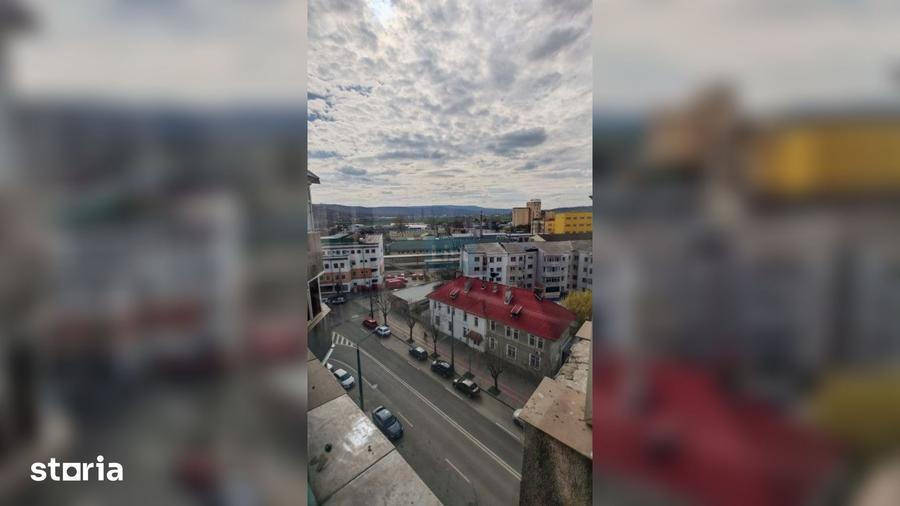 Apartament cu 4 camere decomandat în Gară