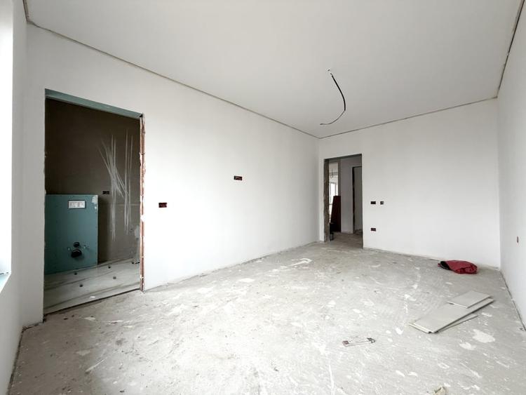 Duplex cu 3 camere cu Canalizare în Urseni