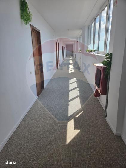 Spațiu comercial, de 1,300 mp, în Central