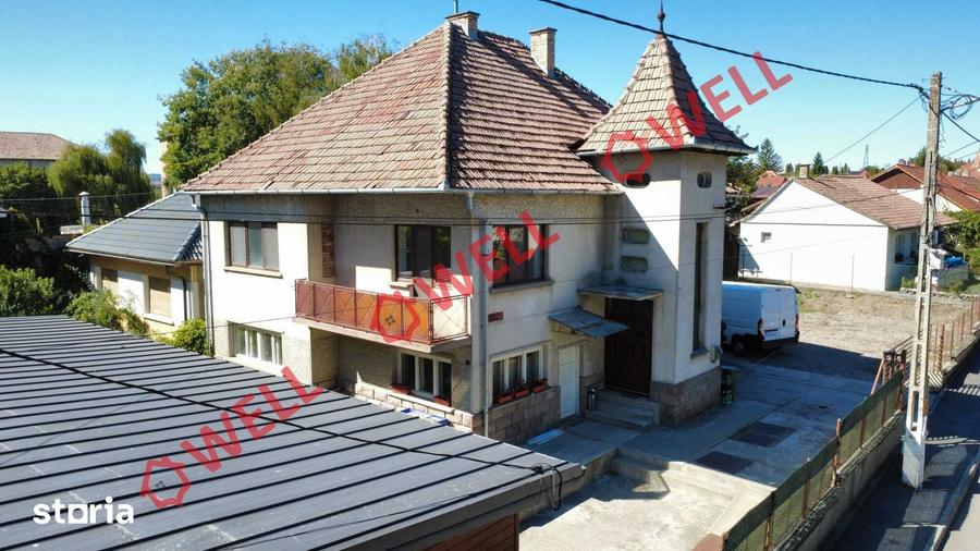 Casă cu 5 camere cu Teren 785 Mp în Central
