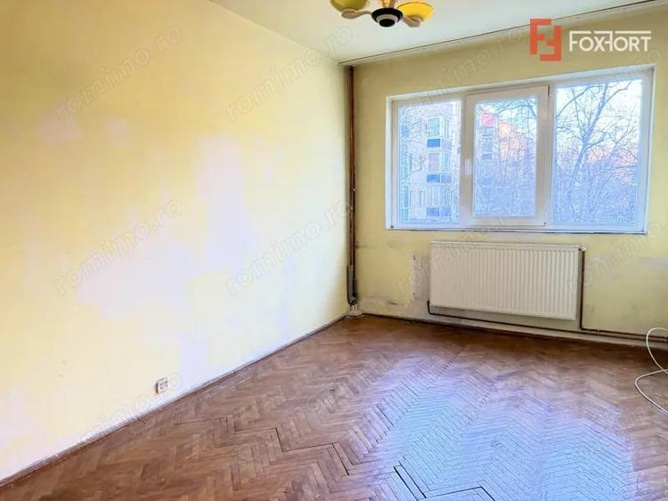 Apartament cu 2 camere semidecomandat în Cetății