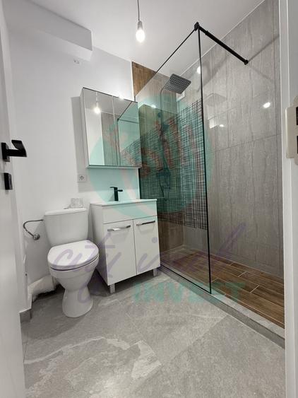 Apartament cu 3 camere semidecomandat în Vatra Luminoasă