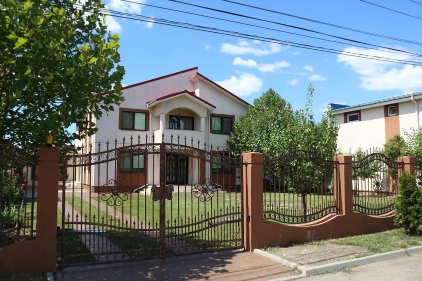 Casă cu 5 camere în Obor