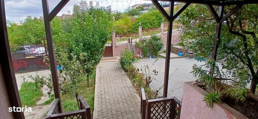 Casă cu 4 camere cu Canalizare în Gruia