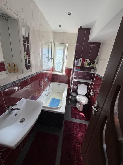 Apartament cu 3 camere semidecomandat în Ultracentral