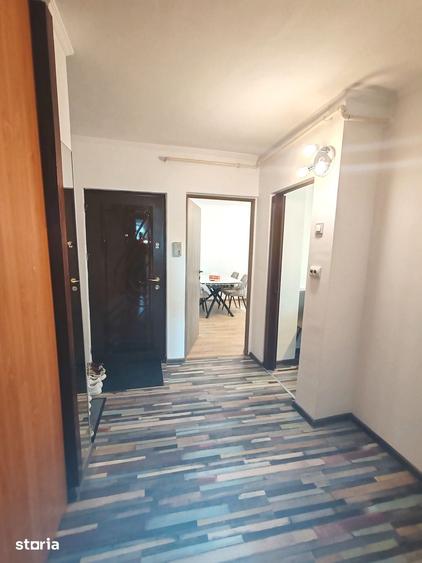 Apartament cu 2 camere decomandat în Calea București