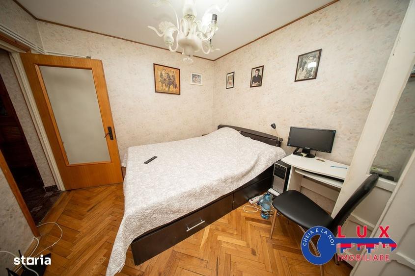 Apartament cu 3 camere decomandat în Babadag