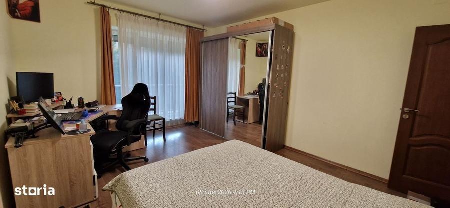 Apartament cu 4 camere decomandat în Central