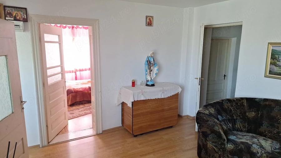 Casă cu 3 camere în Stâlpu