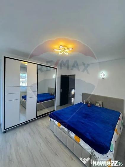 Casă cu 5 camere cu Teren 481 Mp în Domnești