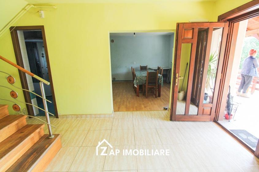 Casă individuală cu 4 camere cu Canalizare în Central