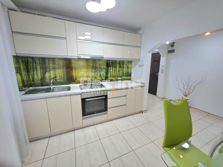 Apartament cu 3 camere semidecomandat, mobilat în Militari