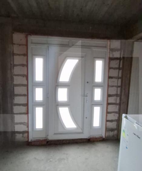 Casă cu 4 camere cu Teren 582 Mp în Teslui