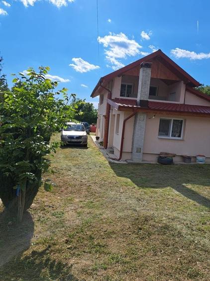 Casă cu 4 camere în Valea Popii
