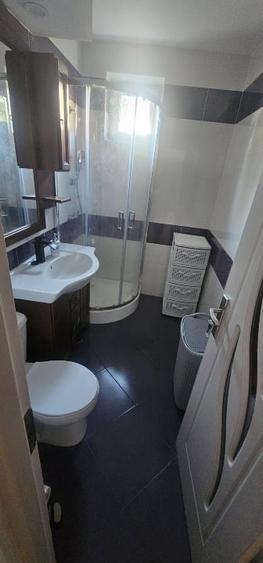 Apartament cu 2 camere semidecomandat, mobilat în Central