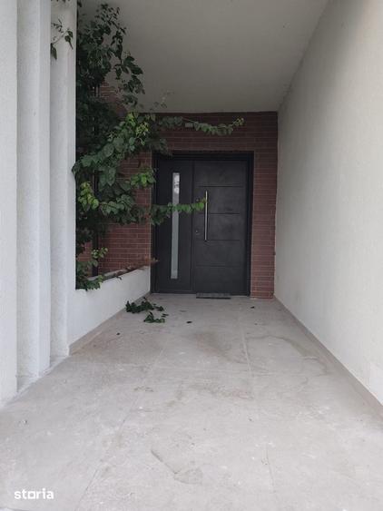 Casă cu 5 camere cu Teren 1800 Mp în Tărtășești