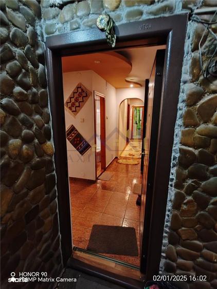Apartament cu 3 camere decomandat în Unirii Sud