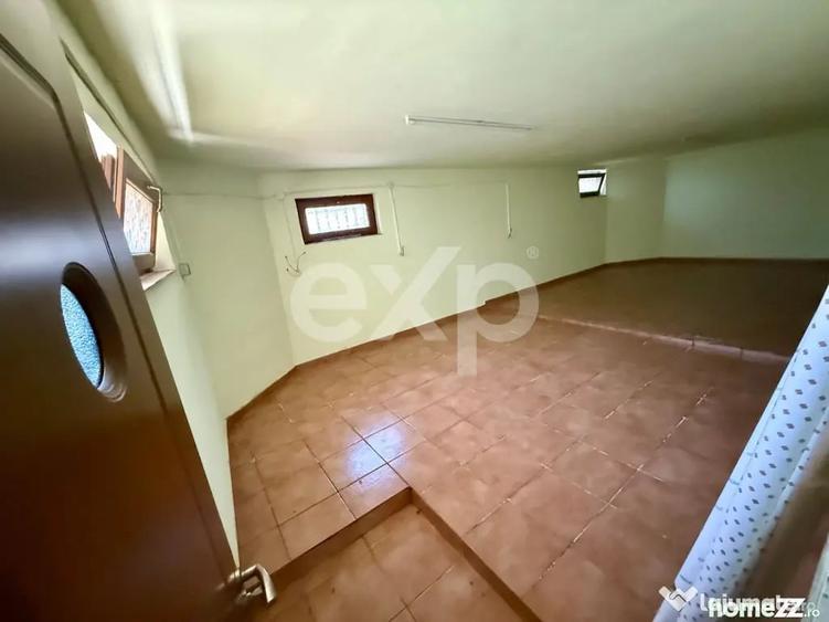 Casă cu 7 camere cu Teren 1008 Mp în Ștefănești