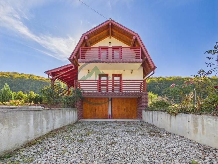 Casă individuală cu 4 camere cu Garaj în Valea Dobârlăului