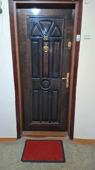 Apartament cu 2 camere semidecomandat în Lipia