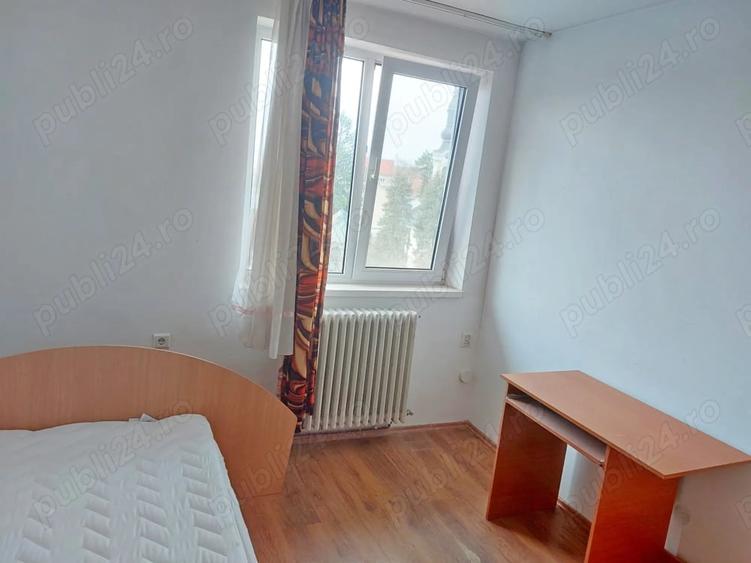 Apartament cu 3 camere semidecomandat în Bălcescu