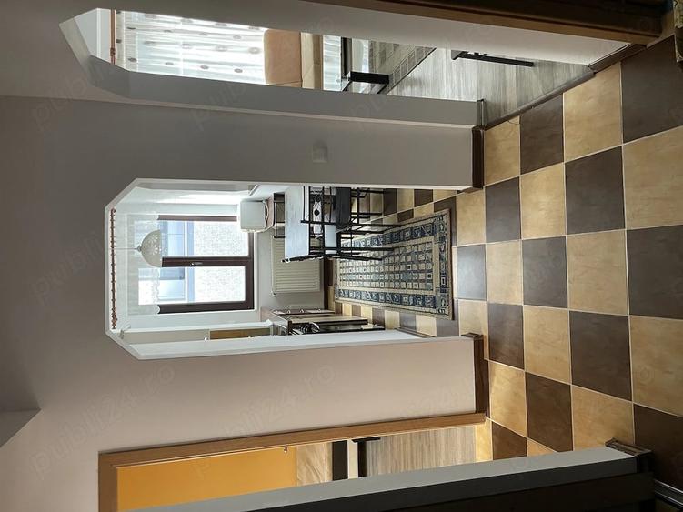 Apartament cu 3 camere decomandat în Florești