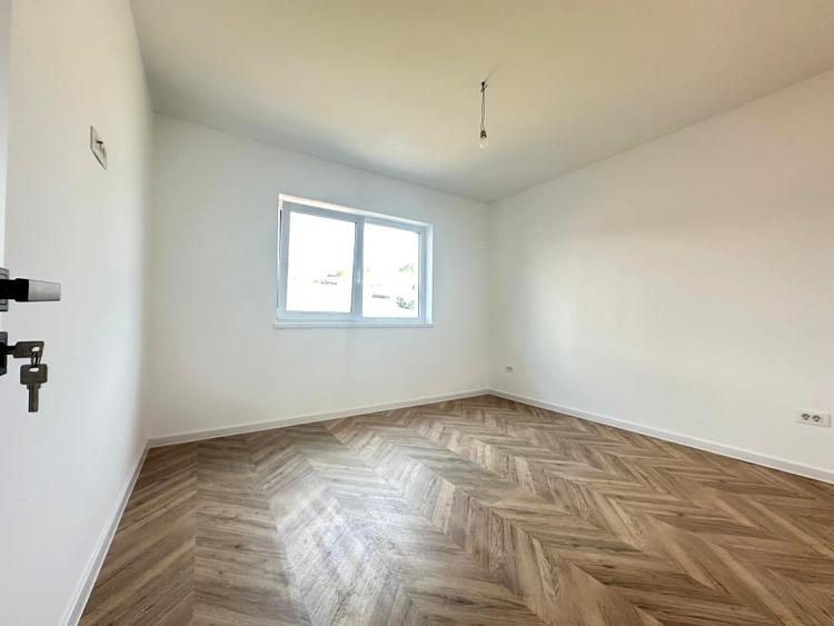 Apartament cu 3 camere decomandat în Păcurari