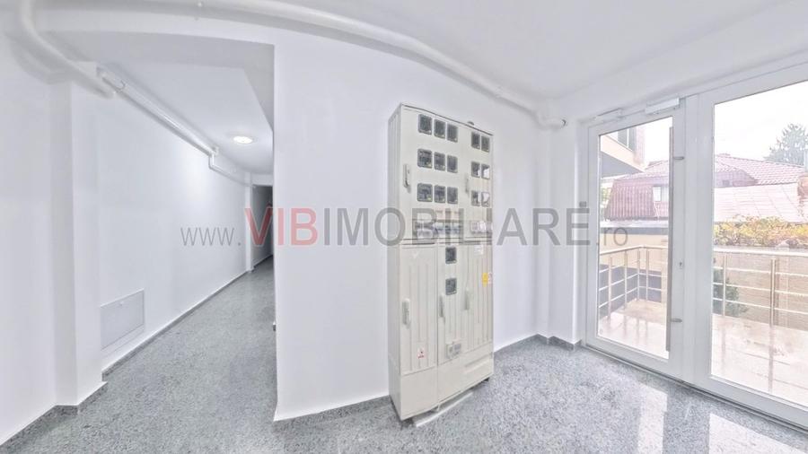Apartament cu 4 camere decomandat în Berceni