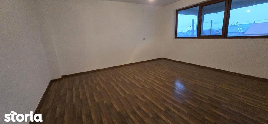 Vanzare proprietate- casa si teren Persinari Dambovi?a - 14