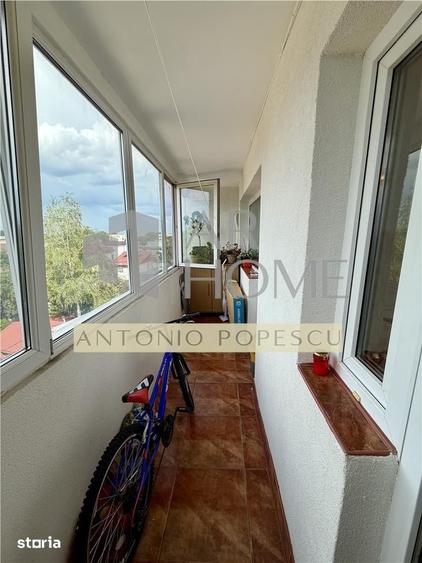 Apartament cu 4 camere decomandat în Republicii