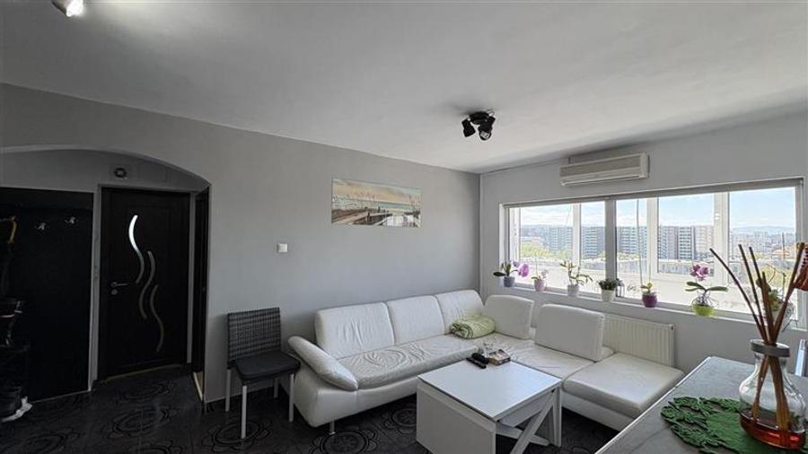 Apartament cu 4 camere semidecomandat, mobilat în Mărăști