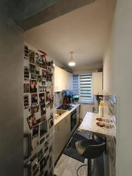 Apartament cu 2 camere semidecomandat în Craiovița Nouă