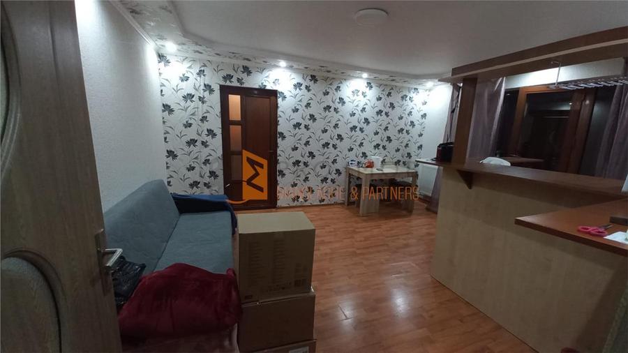 Apartament cu 2 camere semidecomandat, mobilat în Micro 3