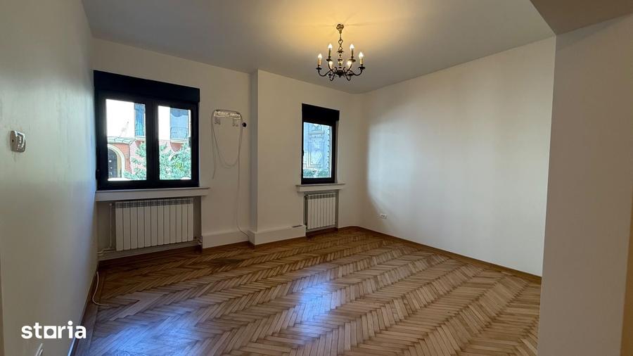 Apartament cu 3 camere în Eminescu
