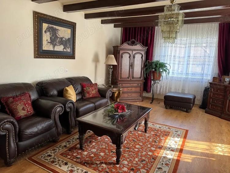 Casă cu 6 camere cu Teren 1700 Mp în Central