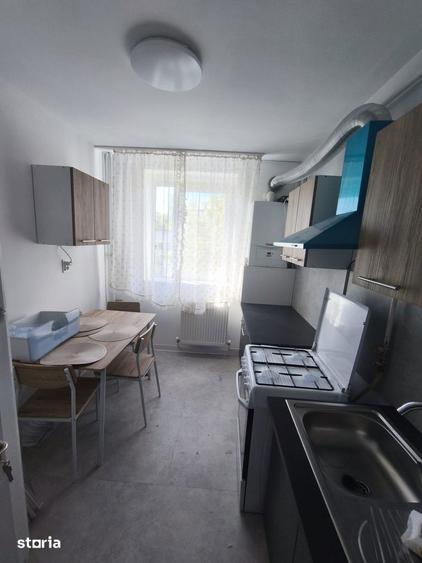 Apartament cu 2 camere semidecomandat, mobilat în Tomis Nord