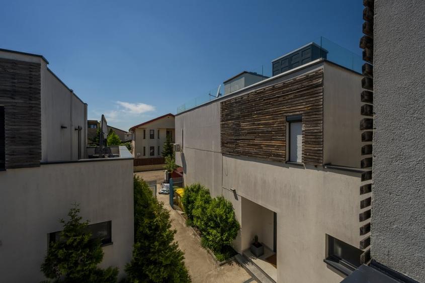 Duplex cu 4 camere cu Teren 302 Mp în Odăi
