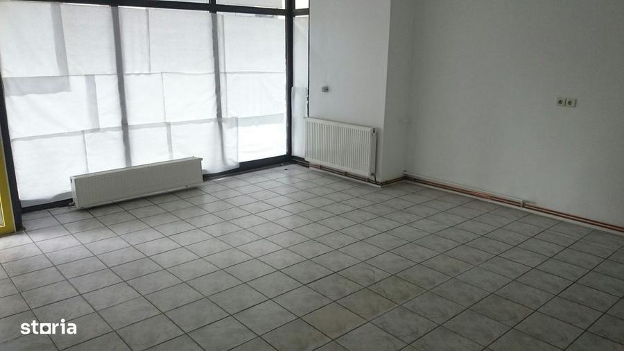 Spațiu comercial, de 100 mp, în Central