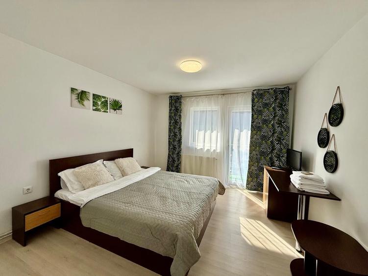 Duplex cu 18 camere cu Garaj în Central