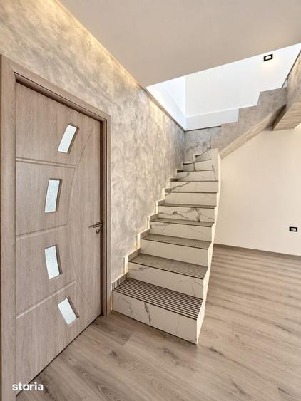 Casă cu 7 camere cu Teren 219 Mp în Coiciu