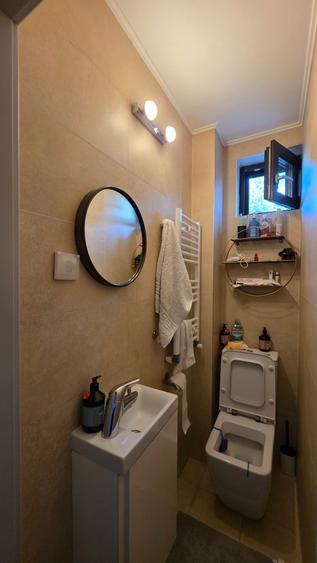 Apartament cu 3 camere semidecomandat în Cișmigiu