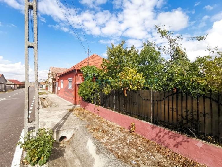 Casă individuală cu 3 camere cu Canalizare în Tileagd