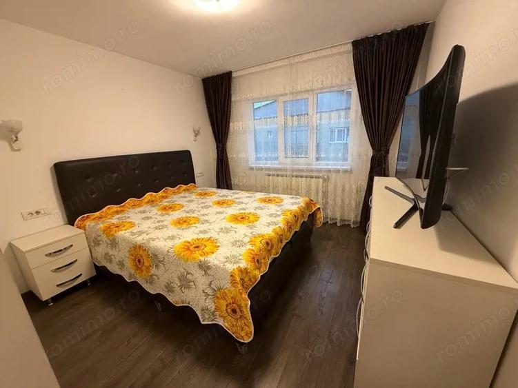 Apartament cu 3 camere decomandat, mobilat în Central