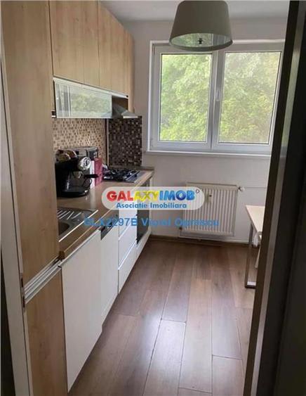 Apartament cu 3 camere semidecomandat, mobilat în Titan