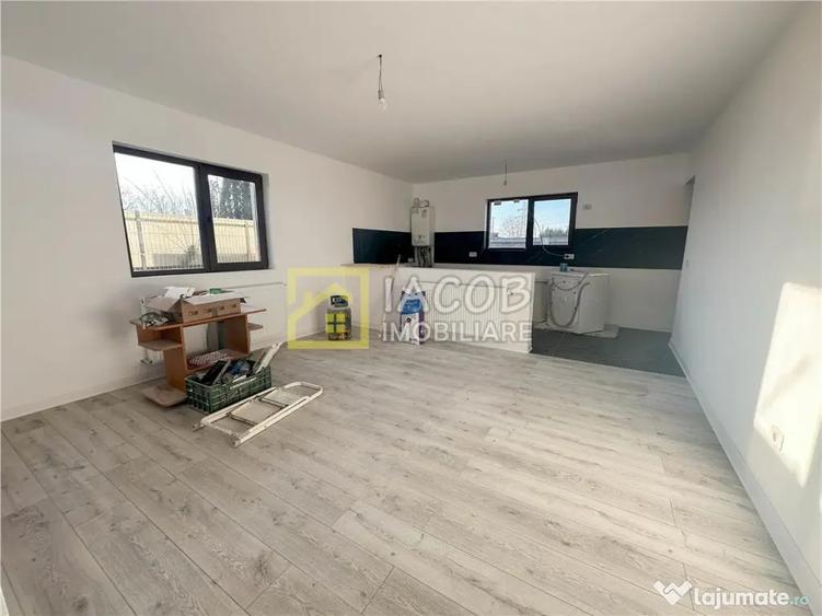Apartament cu 3 camere decomandat în Calea Moldovei