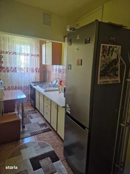 Apartament 2 camere semidecomandat 45 mp Bailesti Centru - 2