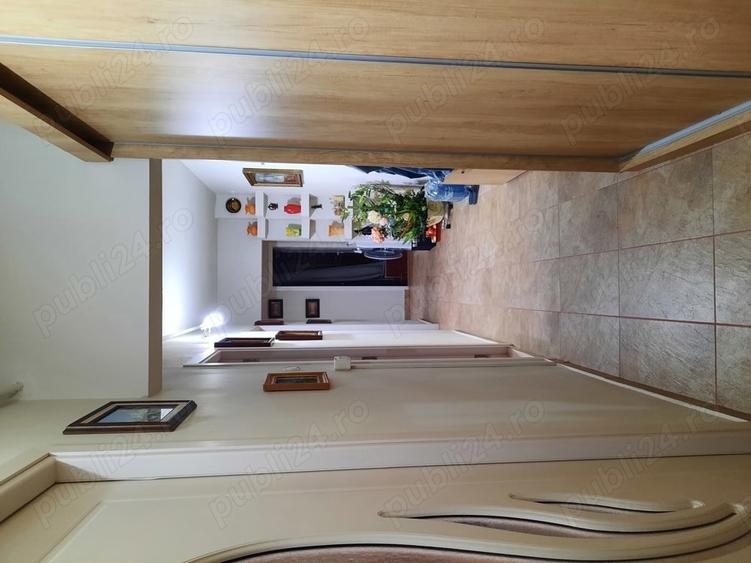 Apartament cu 4 camere decomandat în Micălaca