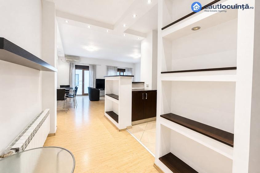 Apartament cu 2 camere semidecomandat, mobilat în Polonă