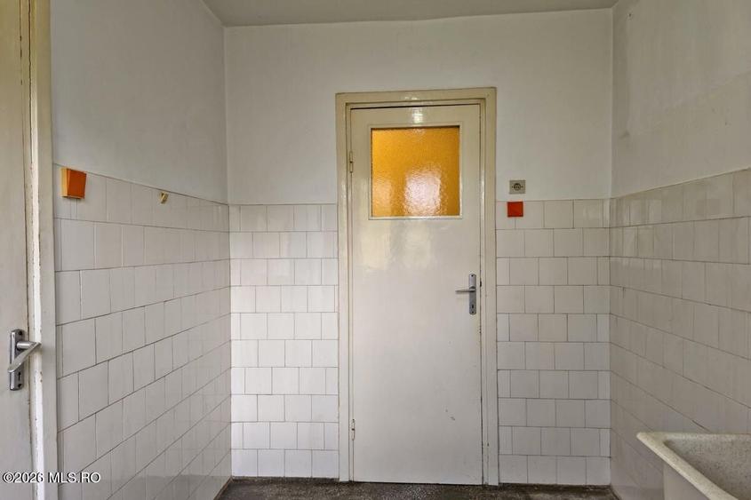 Apartament cu 4 camere decomandat în Gheorghe Lazăr