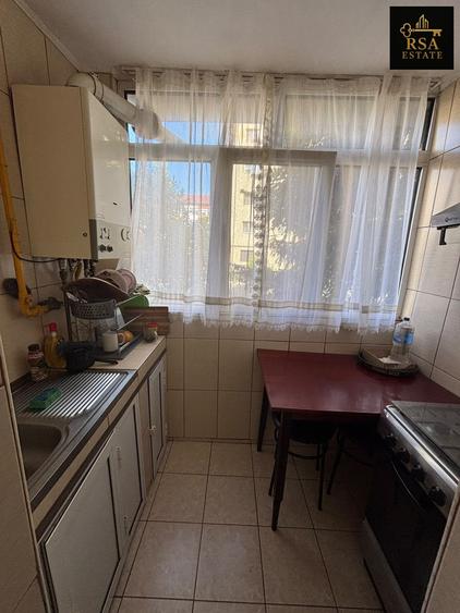 Apartament cu 3 camere decomandat, mobilat în Ostroveni